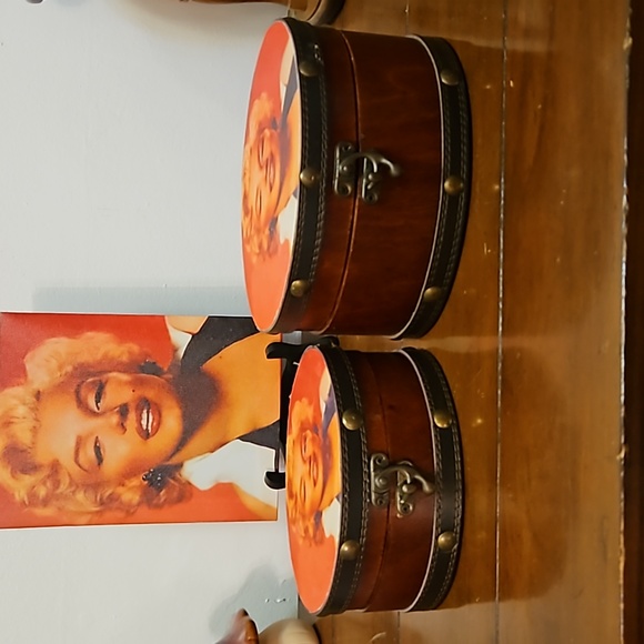 Marilyn Monroe Decor - Picture 5 of 7